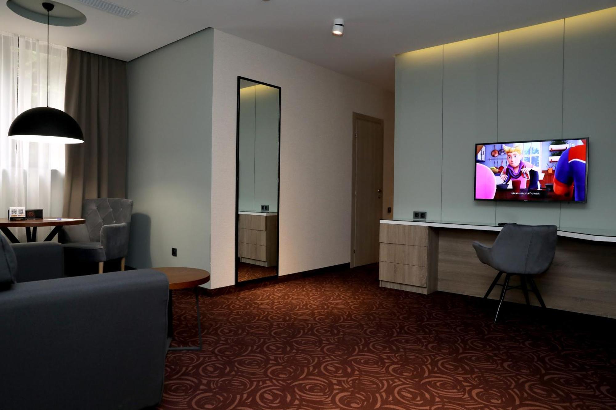 Best Western Plus Paradise Hotel 迪利然 外观 照片